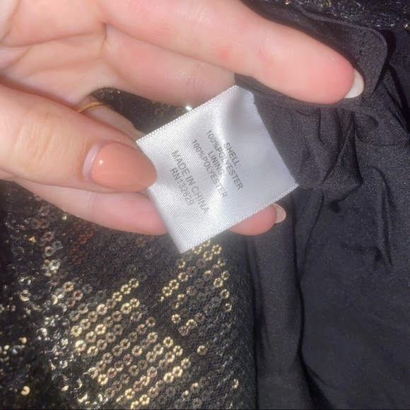 House of Harlow 1960 x Revolve Suri Sequin Wrap V-Neck Ruffle Sleeve Cropped Top - Picture 9 of 10